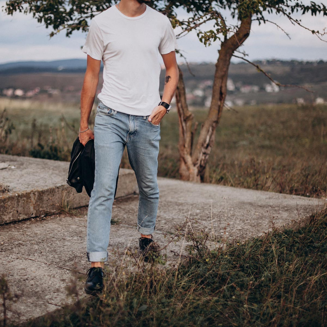 What to Wear with Blue Jeans for Men?