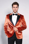 Blazer de fiesta de hombre color canela con un solo botón y corte entallado de terciopelo