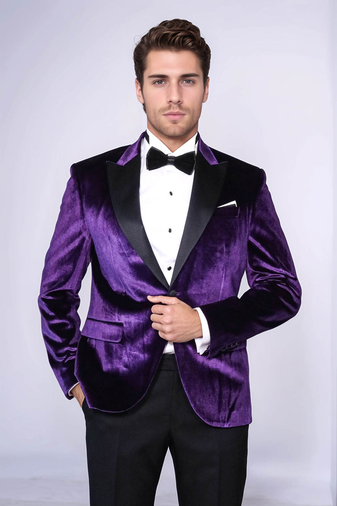 Blazer de fiesta de hombre morado con un solo botón y corte entallado de terciopelo