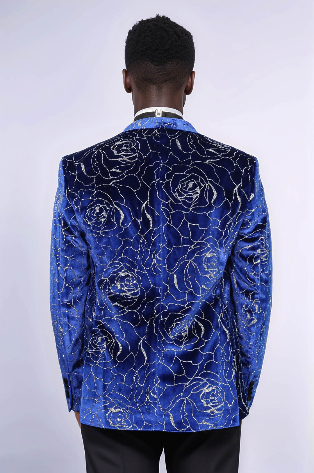 Blazer de graduación para hombre con estampado de rosas plateadas sobre azul - Wessi