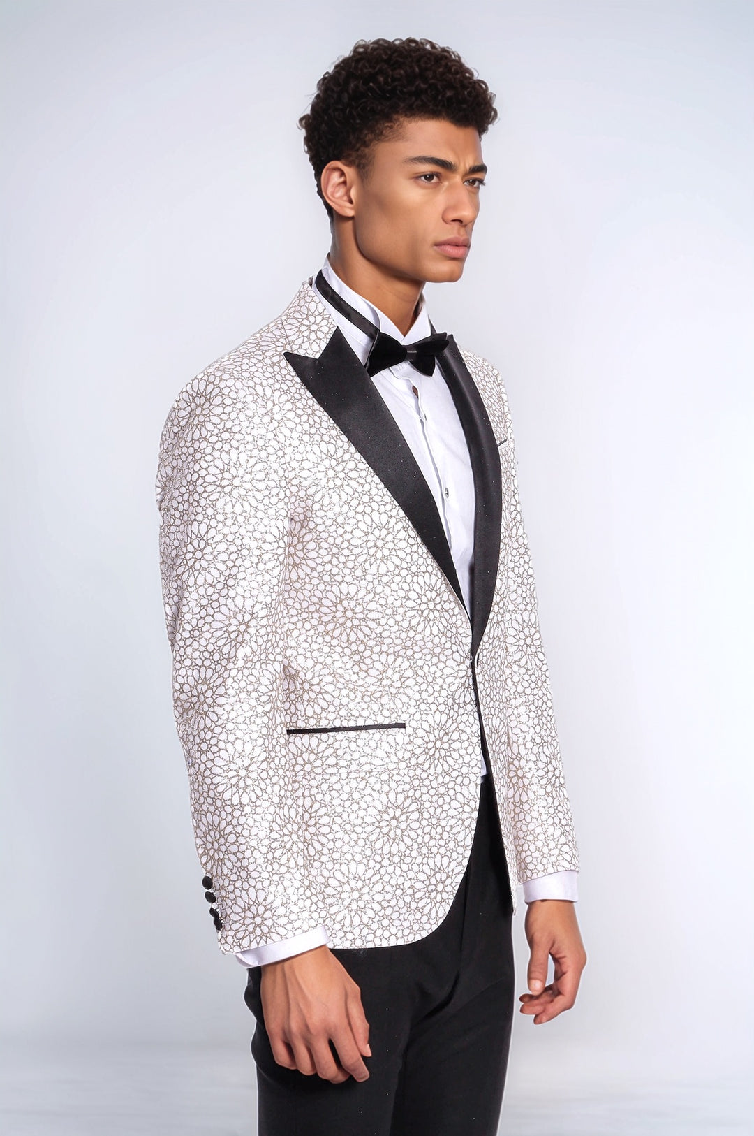 Flower Embroidered Pattern White Men Wedding Tuxedo Jacket - Wessi