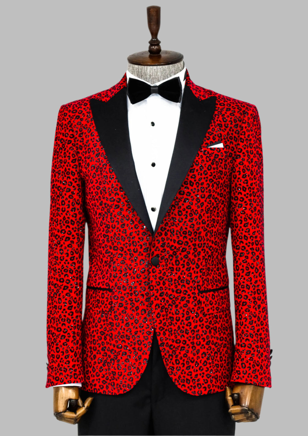 Blazer de graduación para hombre en color burdeos con solapa de pico y corte entallado con estampado de leopardo