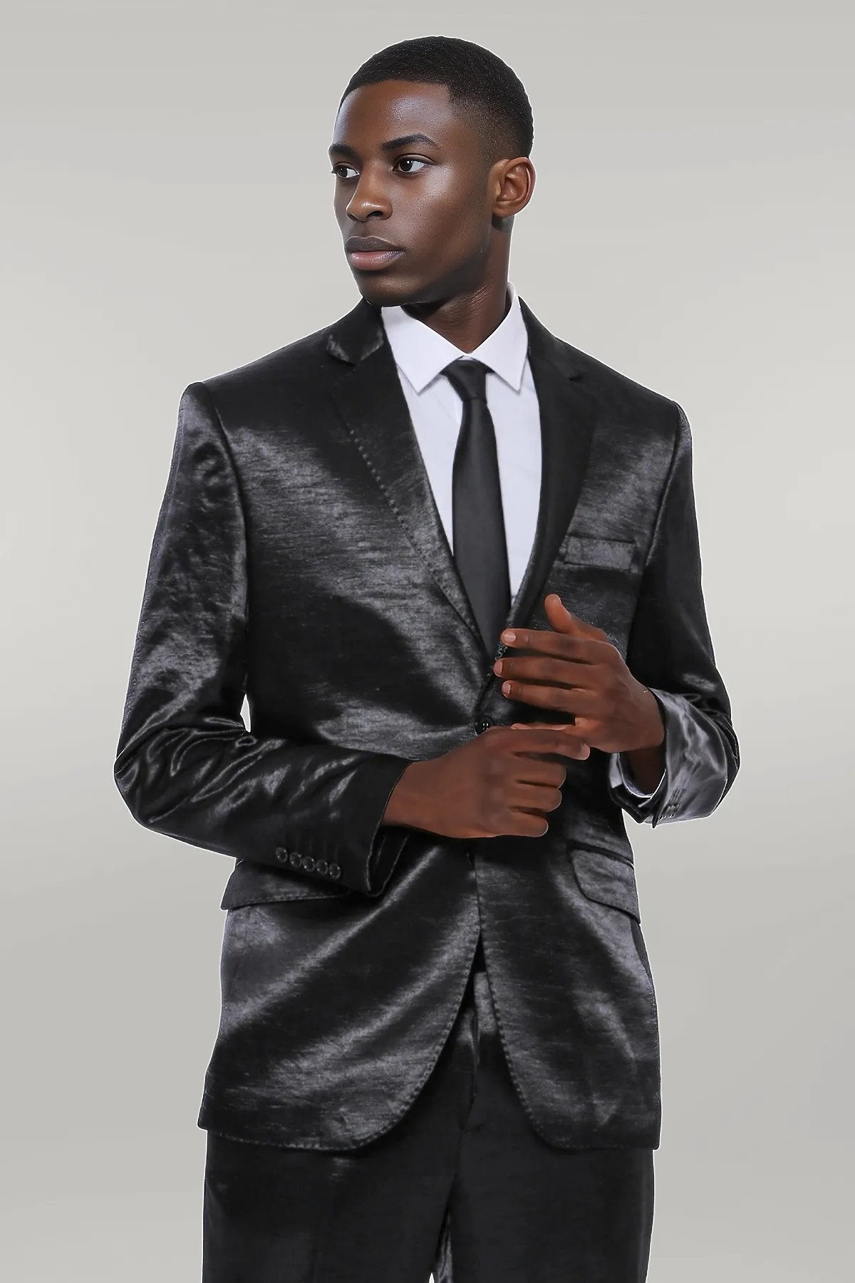 Fashion traje de vestir negro hombre