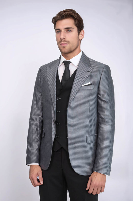 Giacca grigia abbinata a abito nero - Wessi