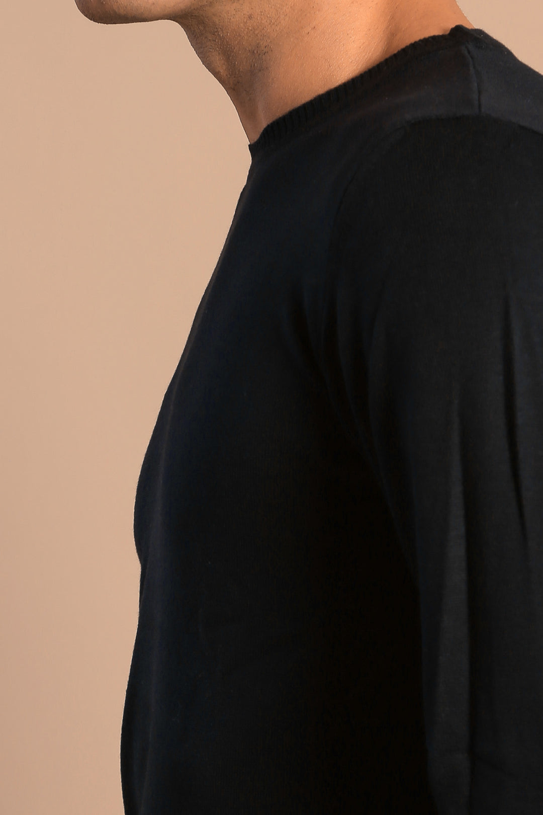 Circle Neck Long Sleeves Slim Fit Black Men Knitwear