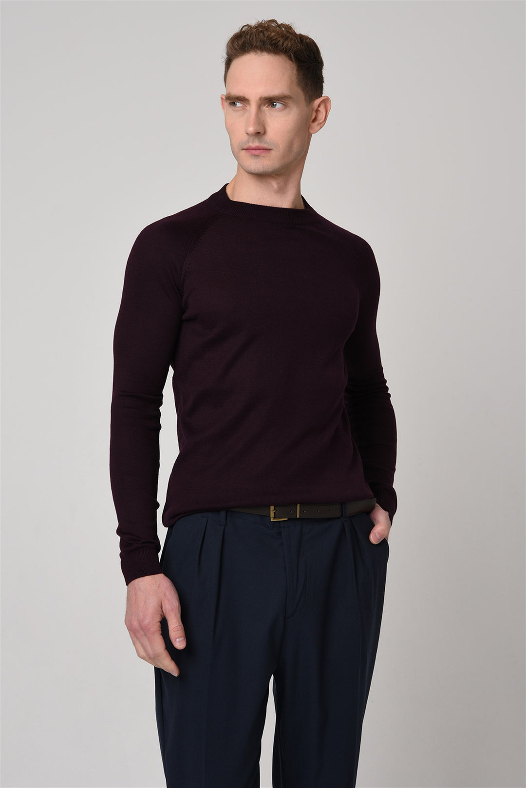 Jersey de punto de corte slim con cuello redondo Dark Damson para hombre - Wessi