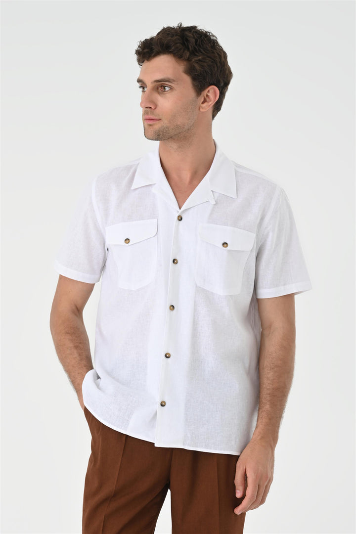 Camisa blanca con detalle de bolsillo y cuello camp para hombre - Wessi