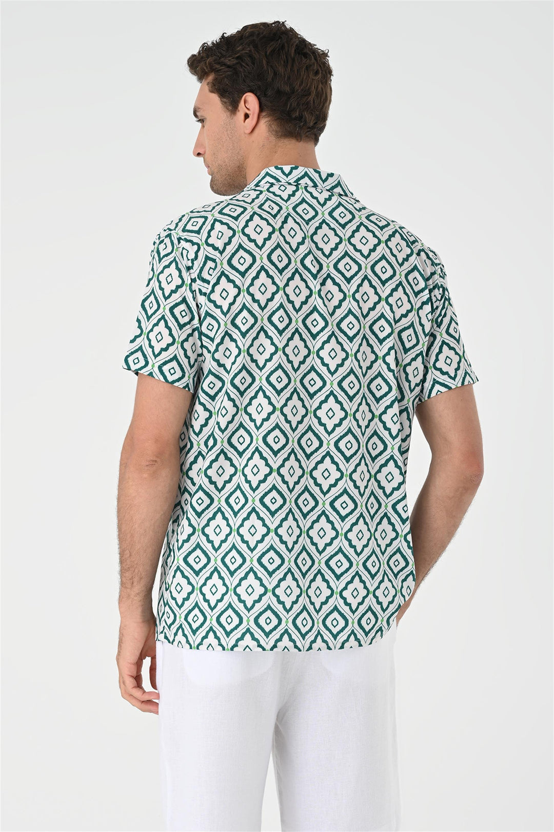 Camisa de hombre de manga corta con cuello abierto y estampado étnico verde - Wessi