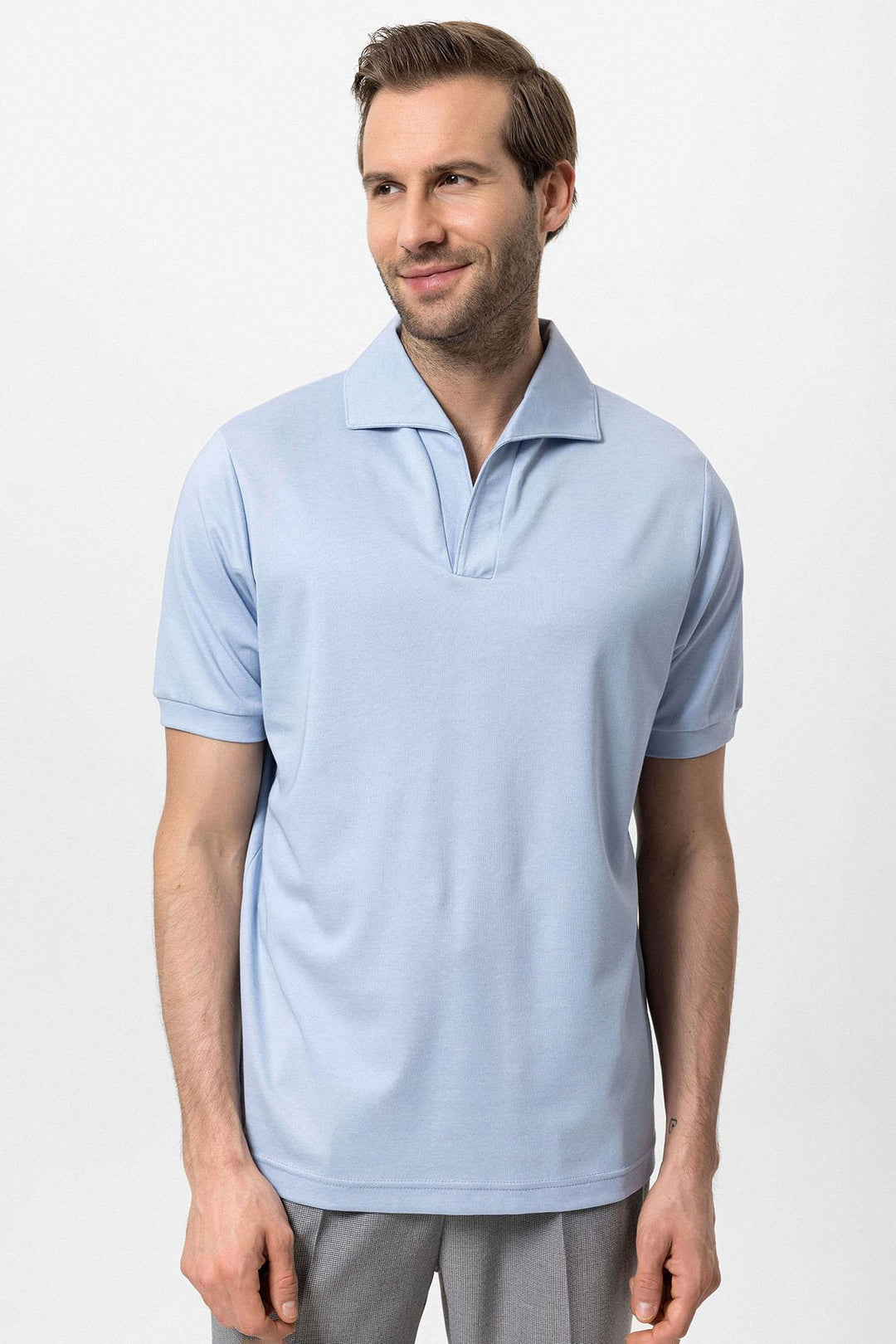 Camisa de hombre azul celeste con cuello camp y corte regular - Wessi