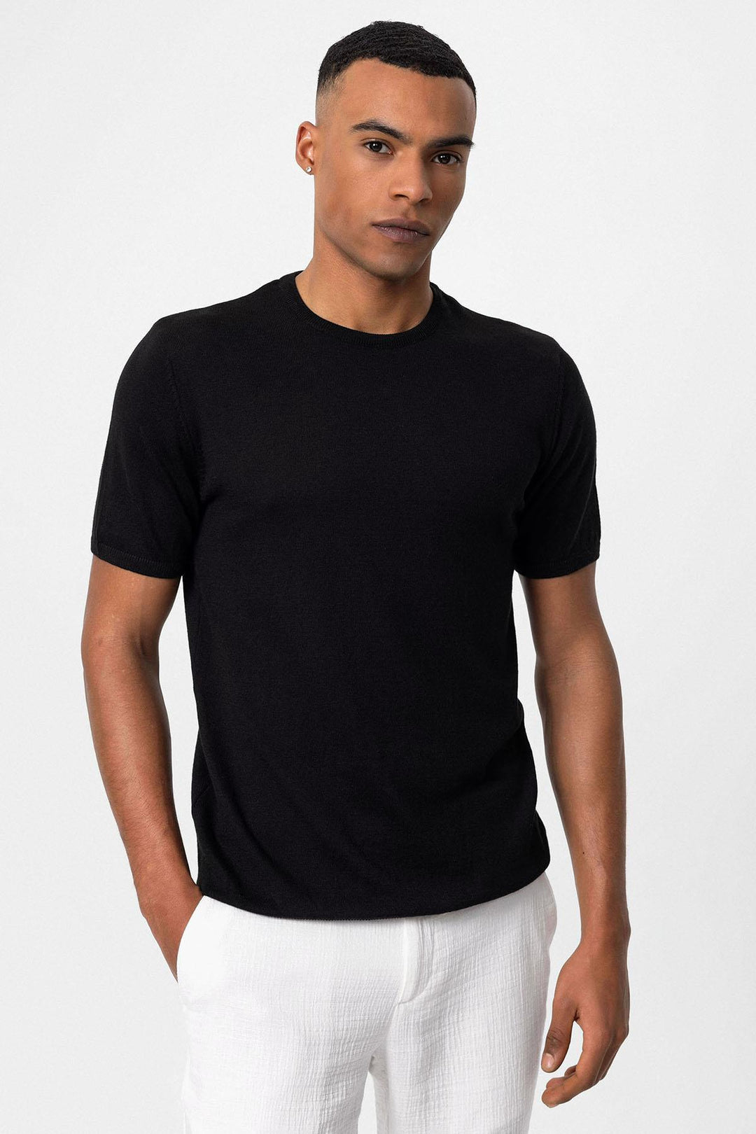 T-Shirt Homme Noir Col Rond en Maille - Wessi