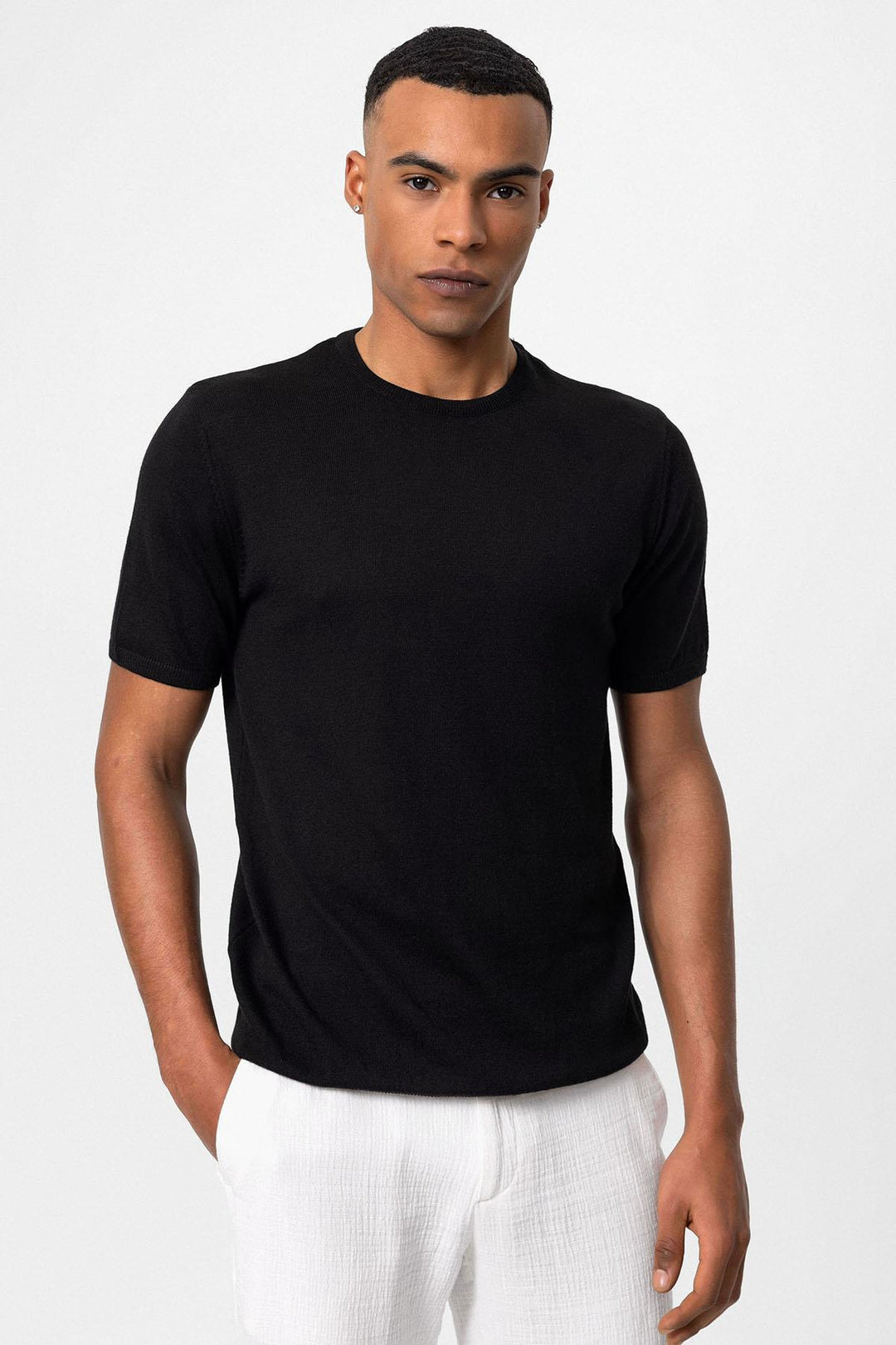 T-Shirt Homme Noir Col Rond en Maille - Wessi