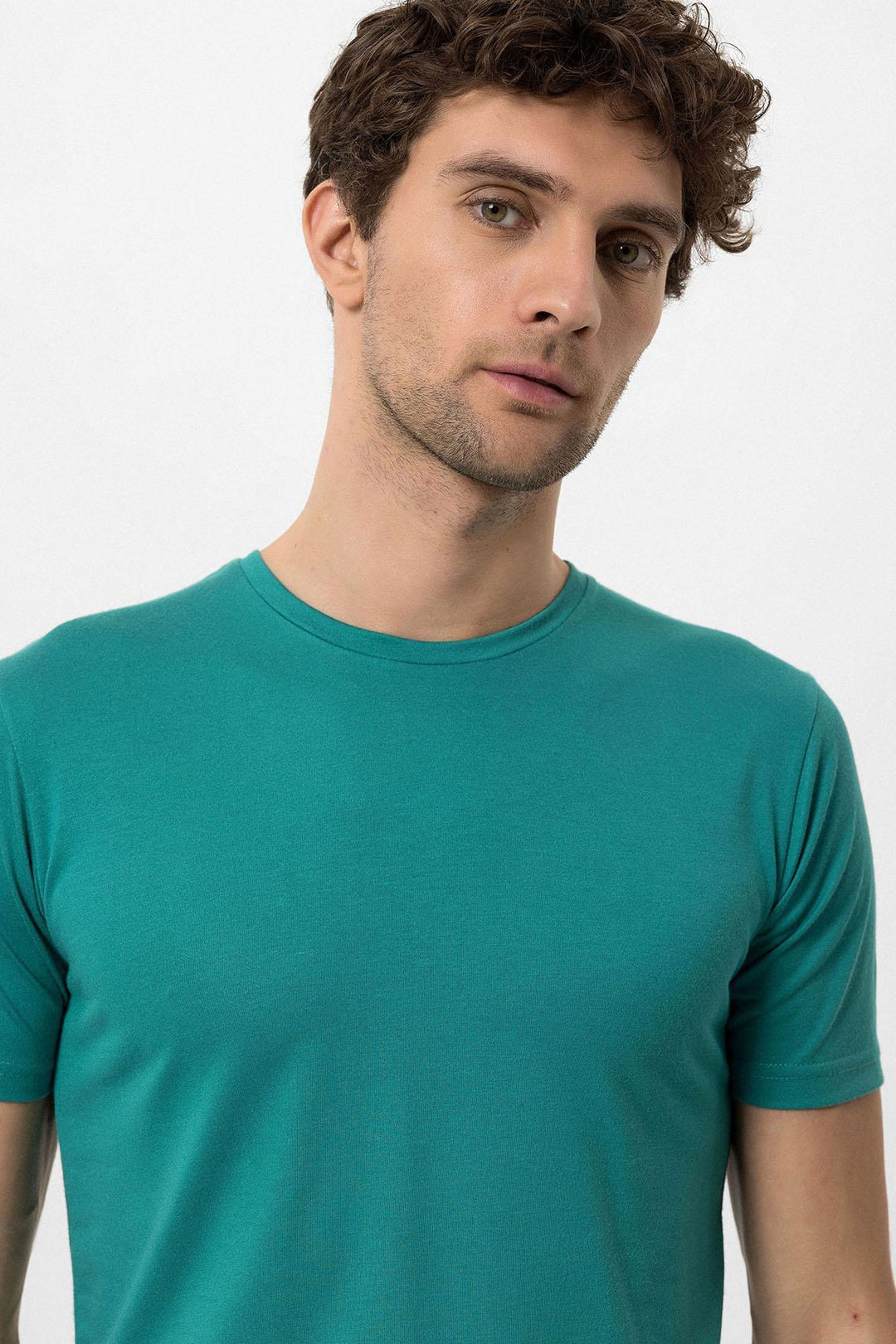 Camiseta slim fit de hombre verde con cuello redondo - Wessi