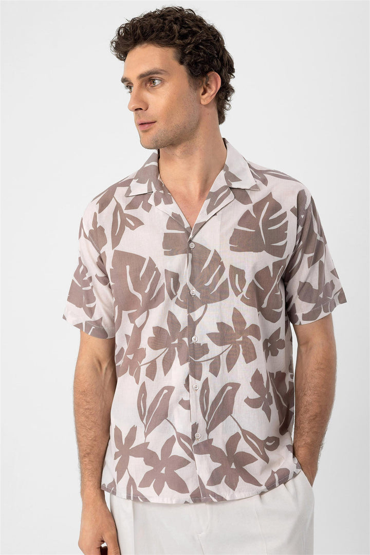 Camisa de hombre con cuello alto y estampado floral negro - Wessi