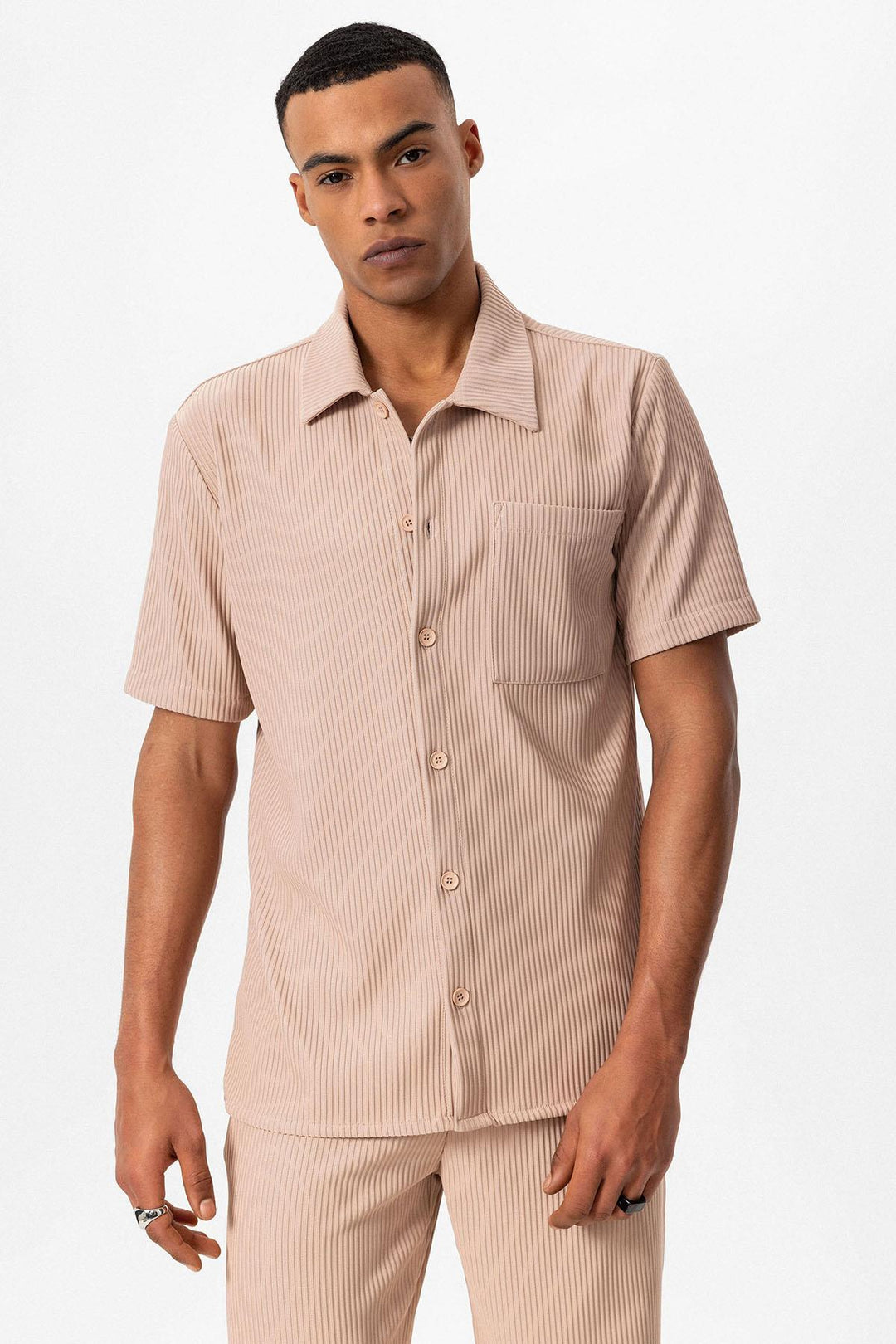 Camisa de hombre de canalé de manga corta beige - Wessi