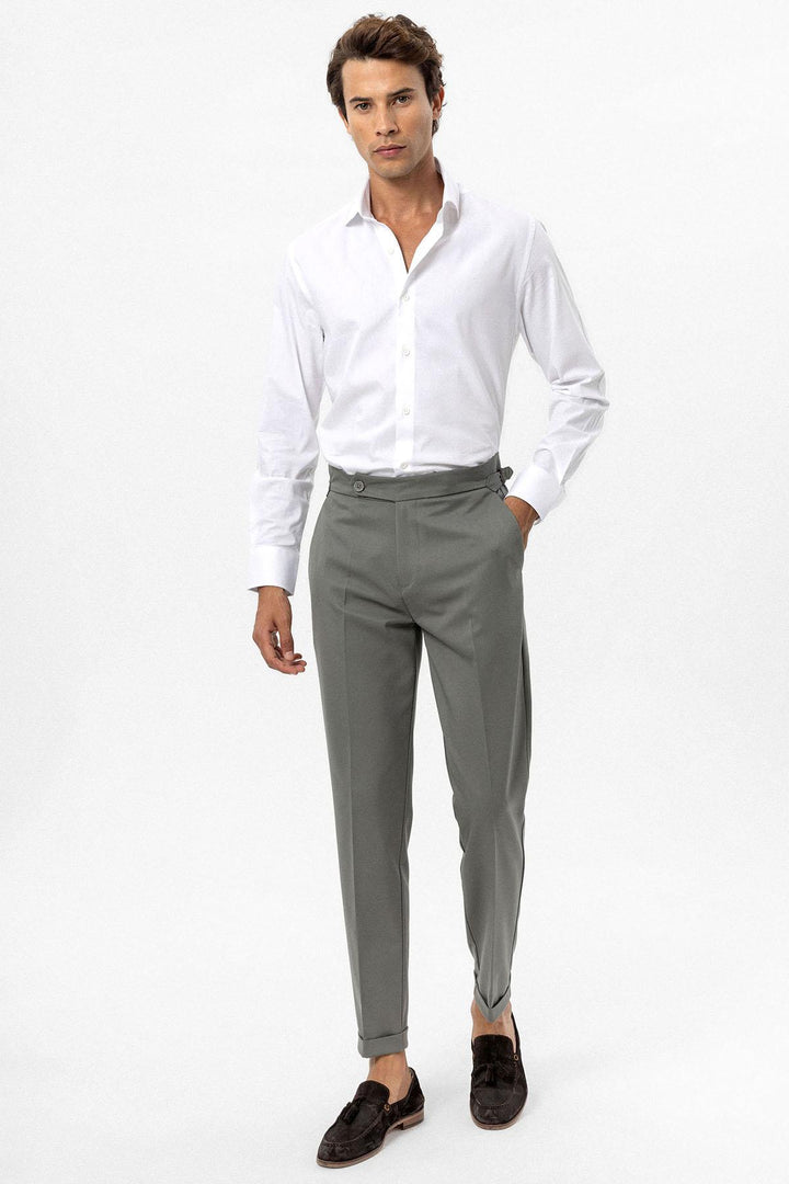 Pantalón caqui de corte regular y cintura alta para hombre - Wessi