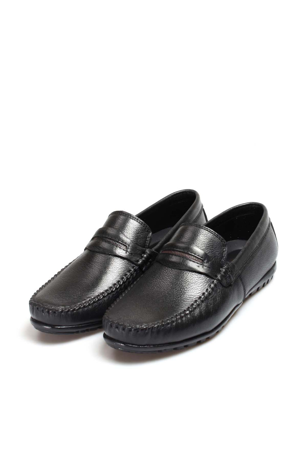 Mocasines de hombre de piel negra con suela texturizada