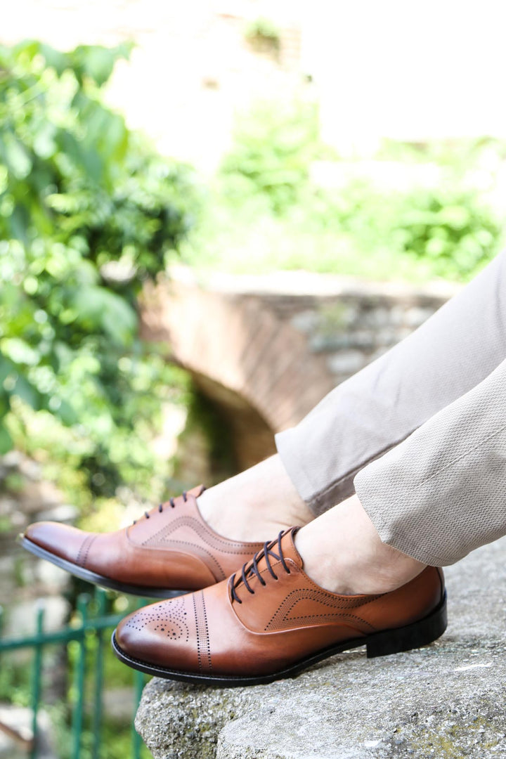 Men's Brown Leather Oxford Shoes with Perforated Detailing - Wessi