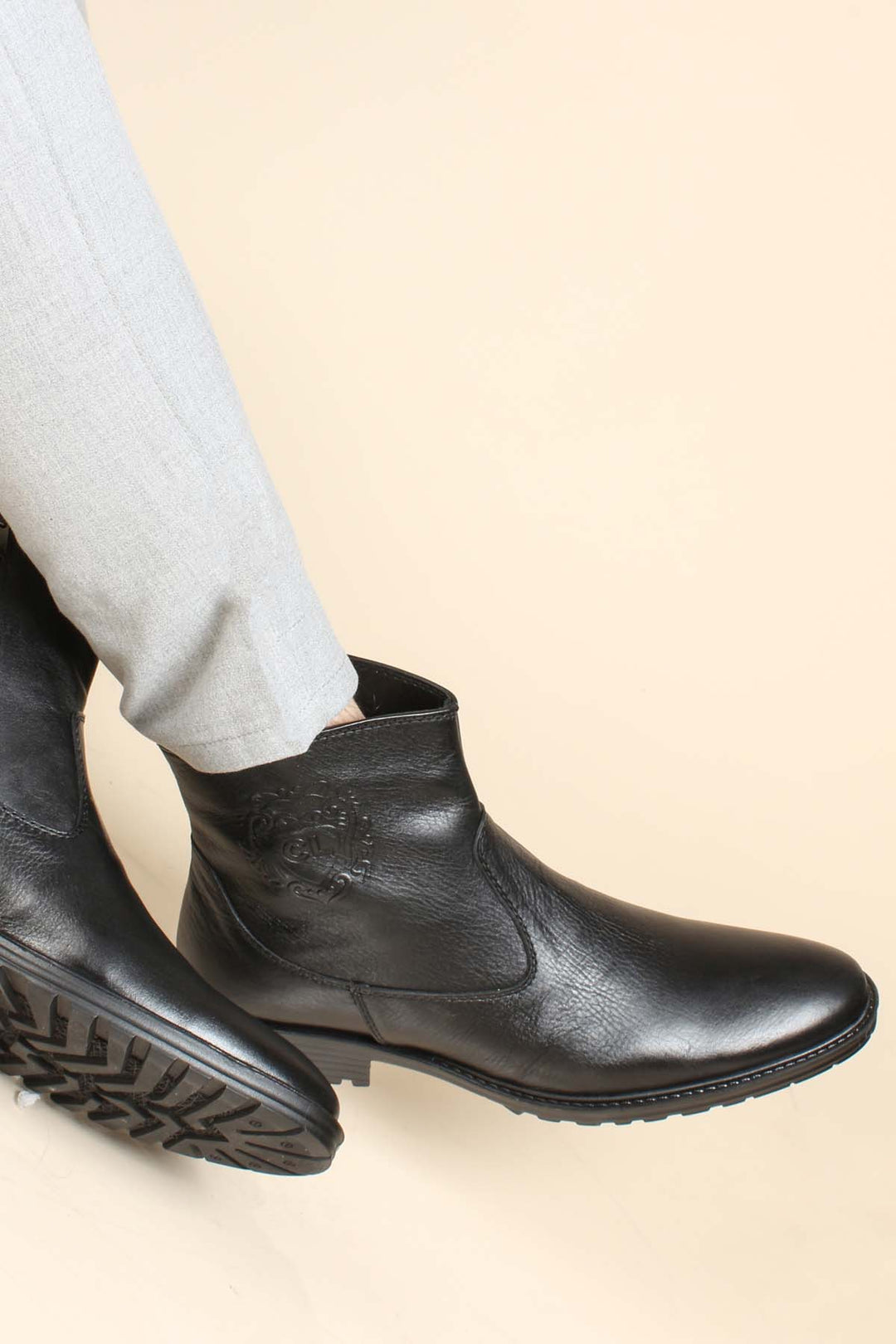 Men's Black Leather Ankle Boots-Wessi