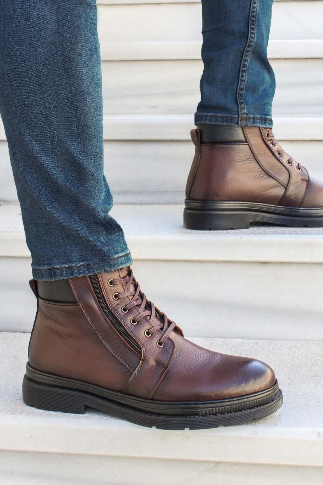 Botas Hombre Piel Marrón Oscuro con Cordones y Cremallera Lateral, Interior Vegano Furry - Wessi