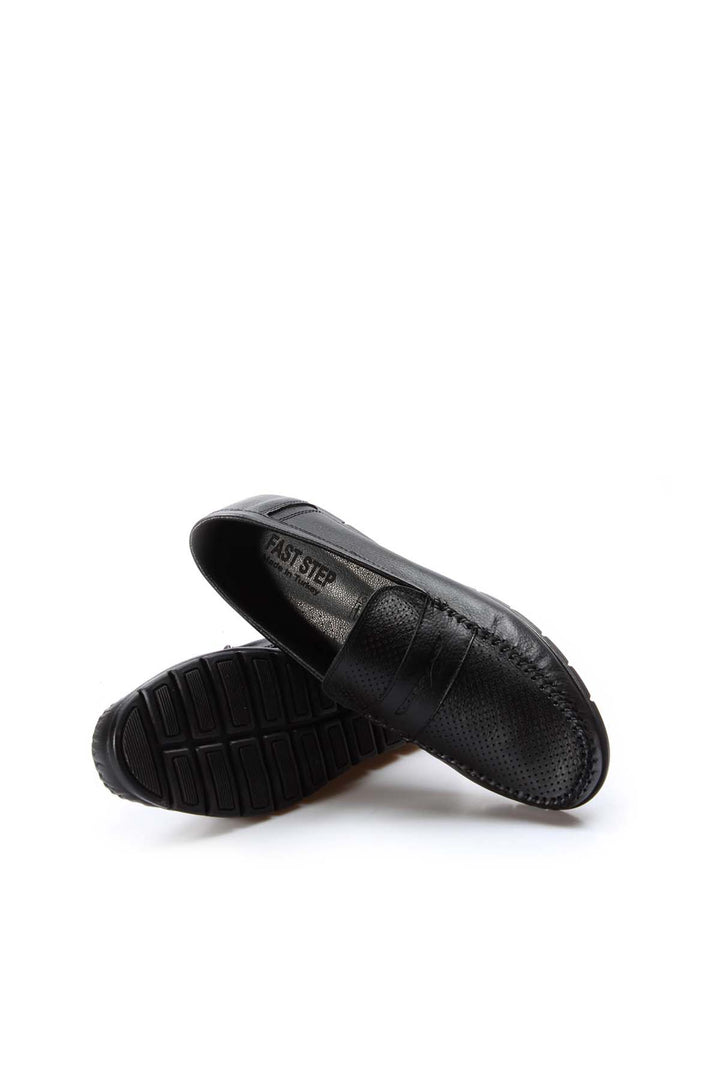 Mocasines Perforados de Piel Negra con Puntera Moc para Hombre - Wessi