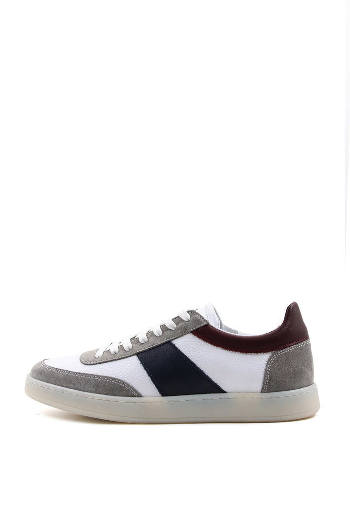 Zapatillas de Hombre de Piel Blanca con Detalle de Ante Gris y Rayas Azul Marino - Wessi