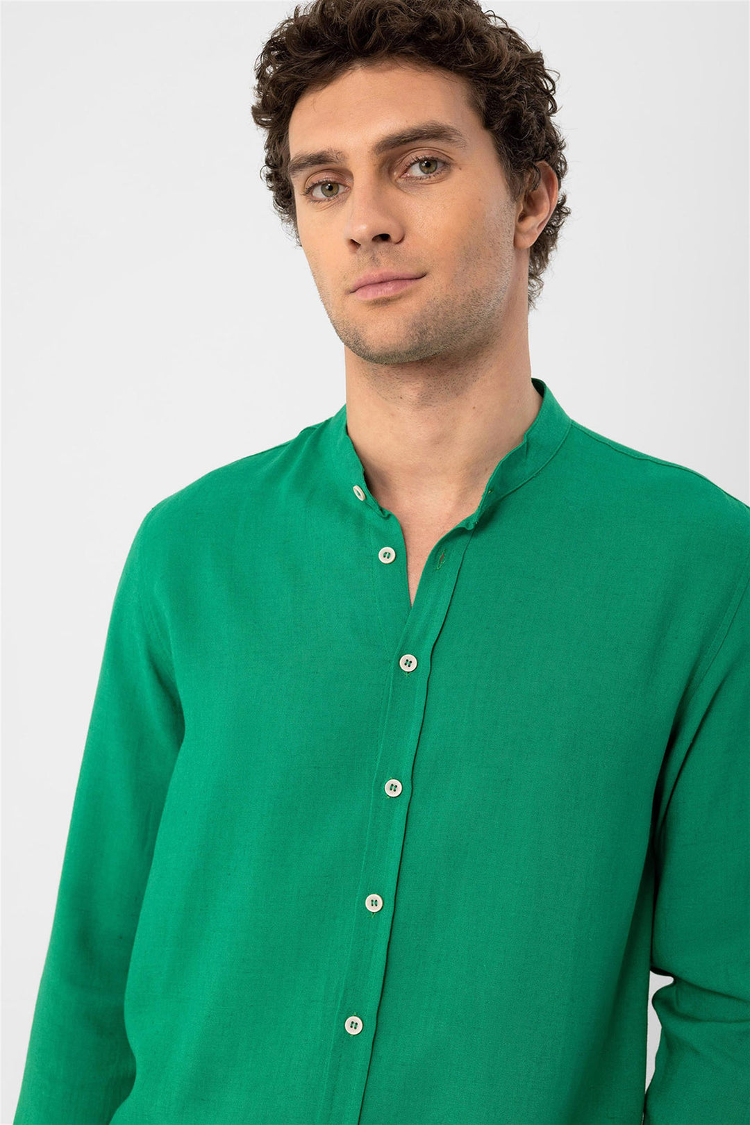 Camisa de hombre con cuello juez verde pato - Wessi