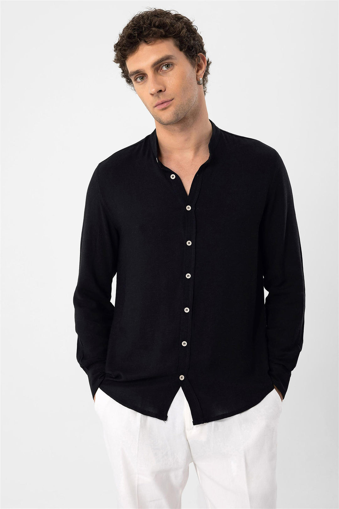 Camisa negra con cuello de juez para hombre - Wessi