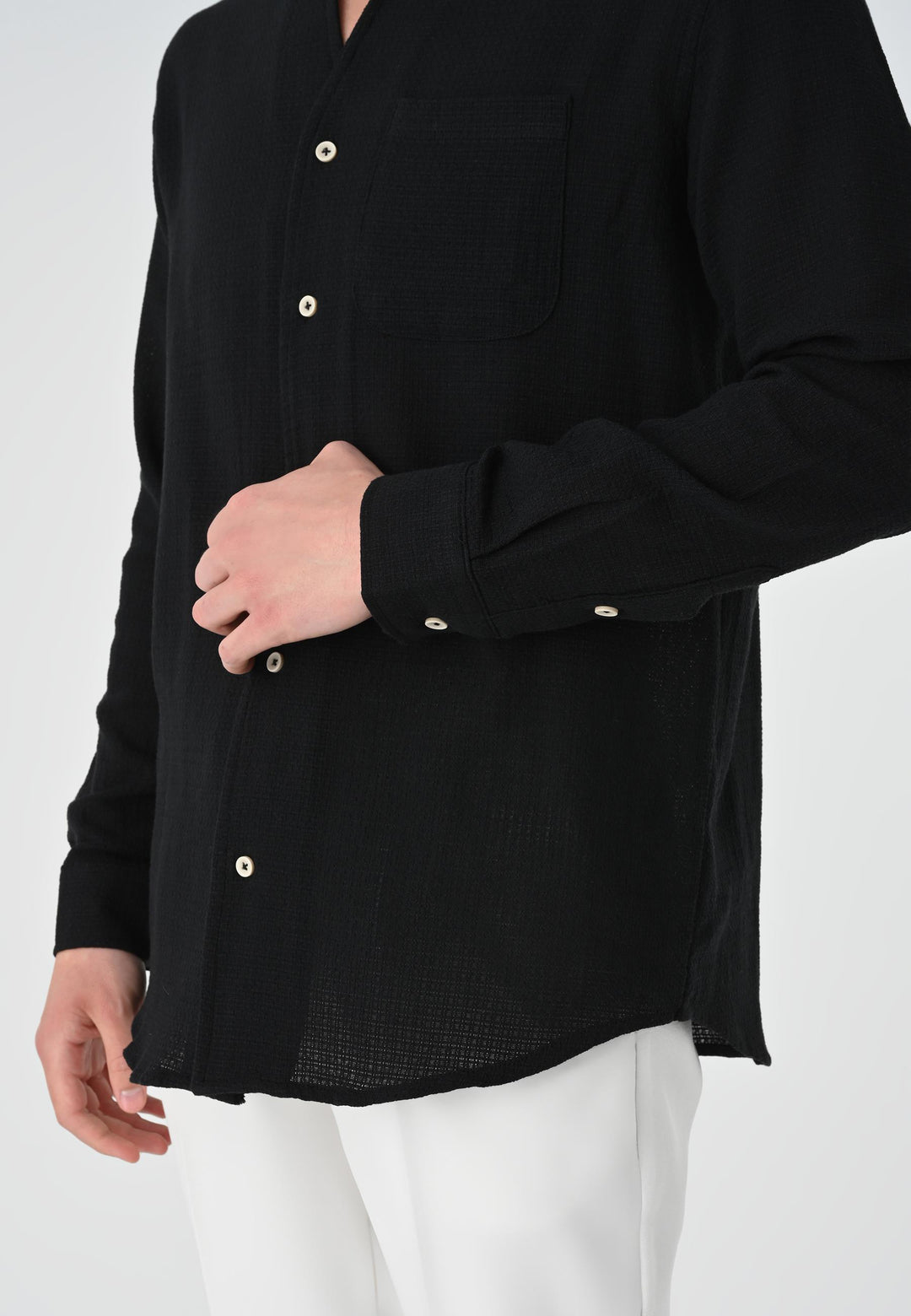 Camisa de hombre texturizada de punto con cuello juez negra - Wessi