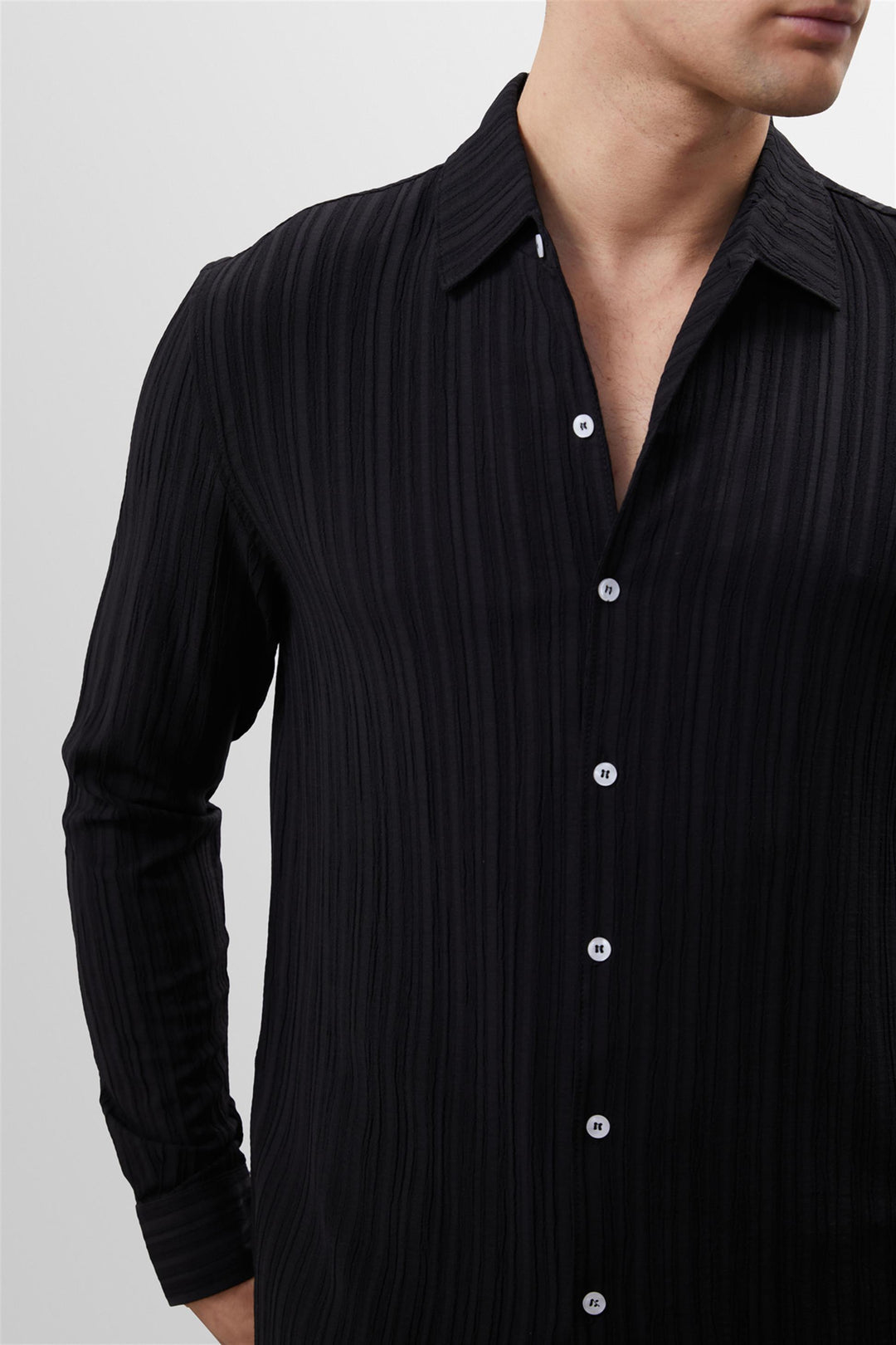 Camisa Slim Fit de tejido de muselina negra para hombre - Wessi