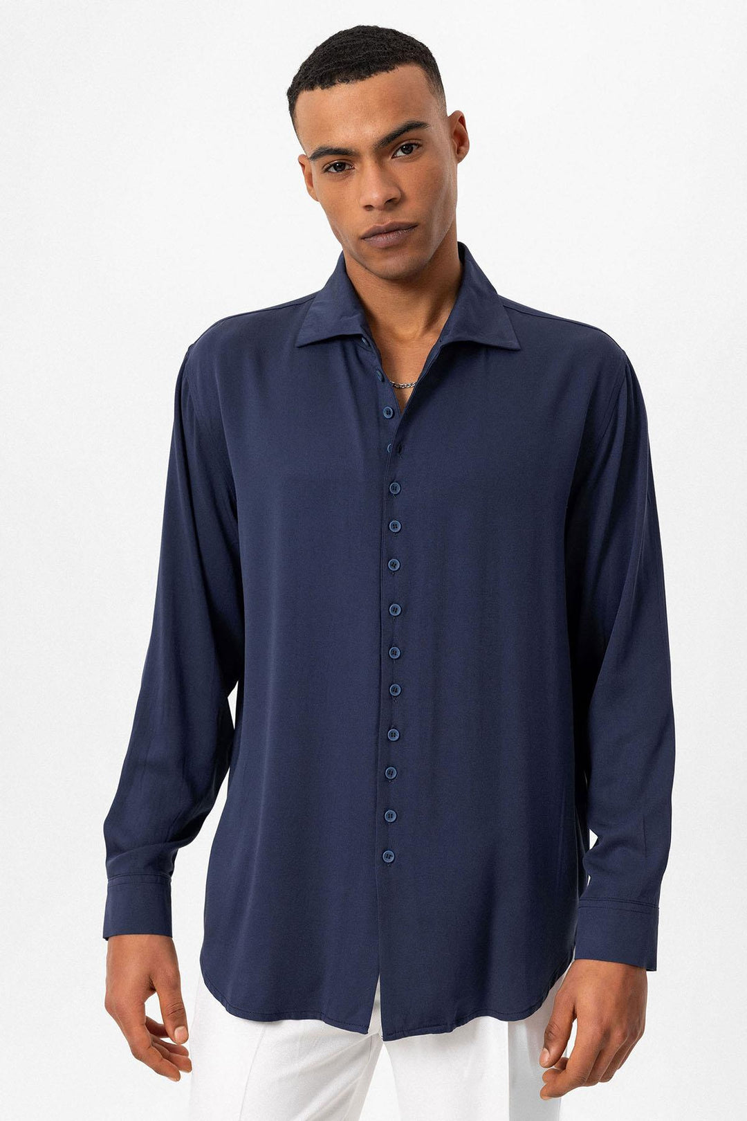 Camisa de hombre azul marino regular fit con cuello camp - Wessi