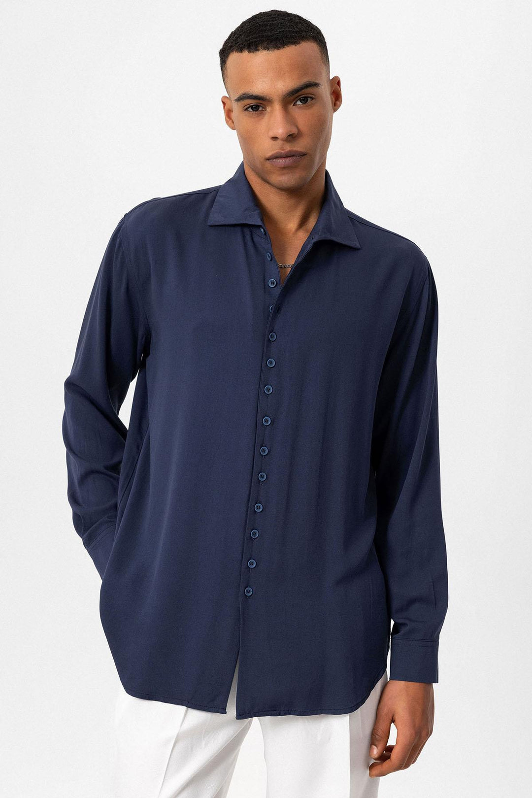 Camisa de hombre azul marino regular fit con cuello camp - Wessi