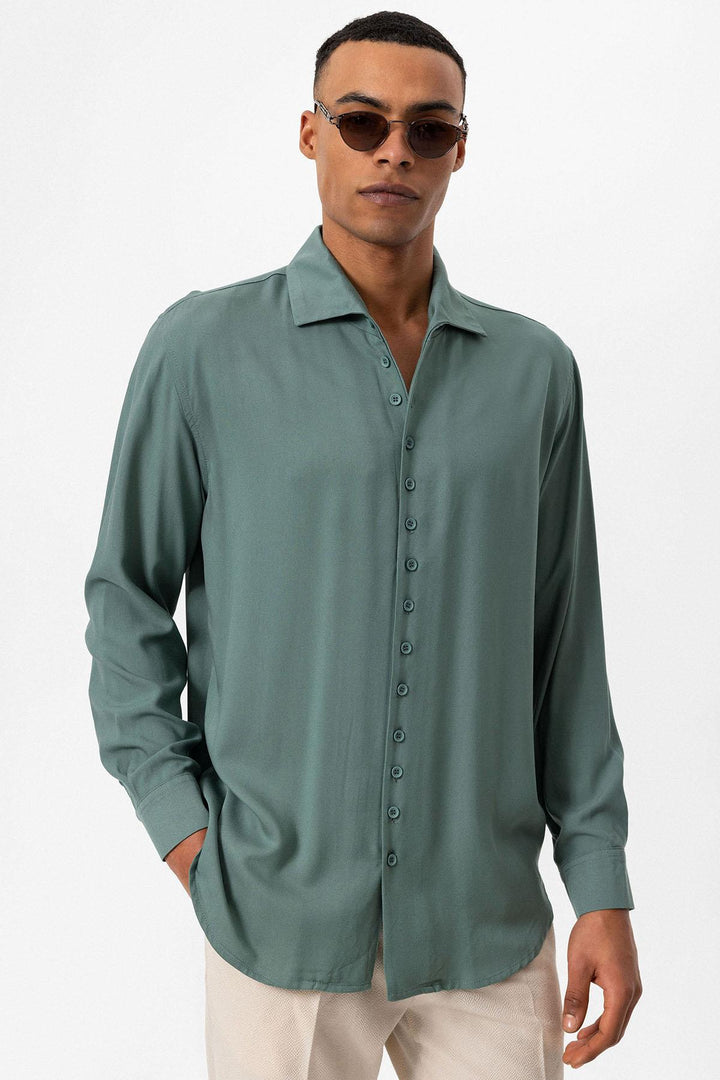 Camisa de hombre verde regular fit con cuello camp - Wessi