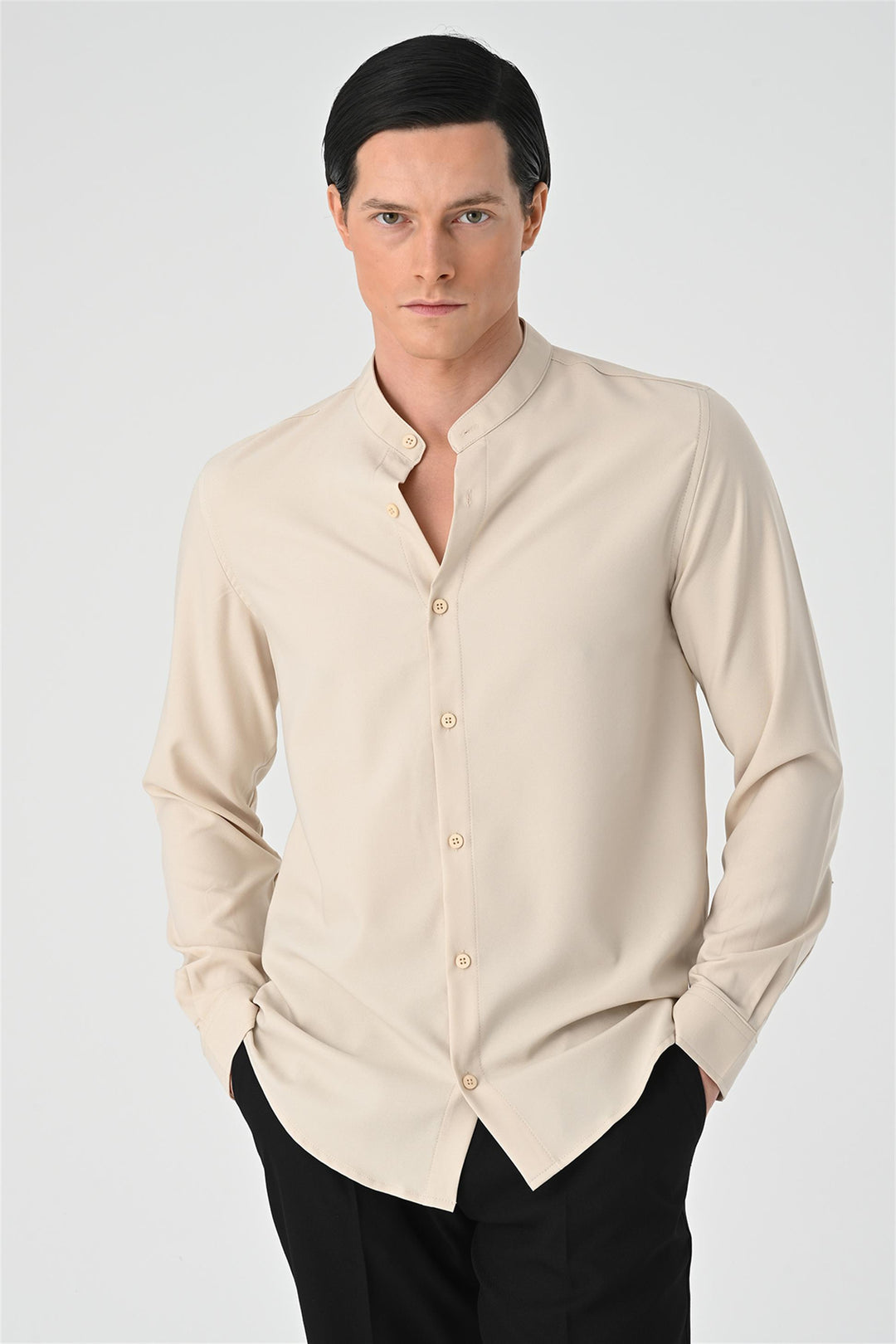 Camisa de hombre beige regular fit con cuello clásico - Wessi