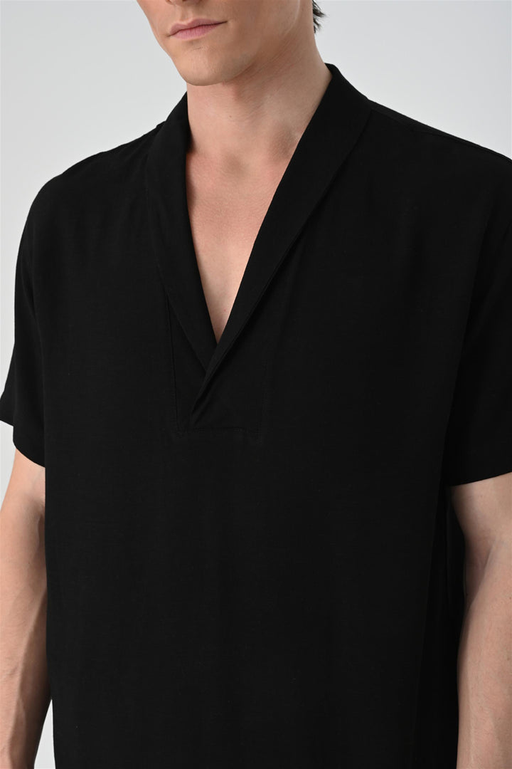 Camisa de manga corta con cuello chal Relax Fit negra para hombre - Wessi