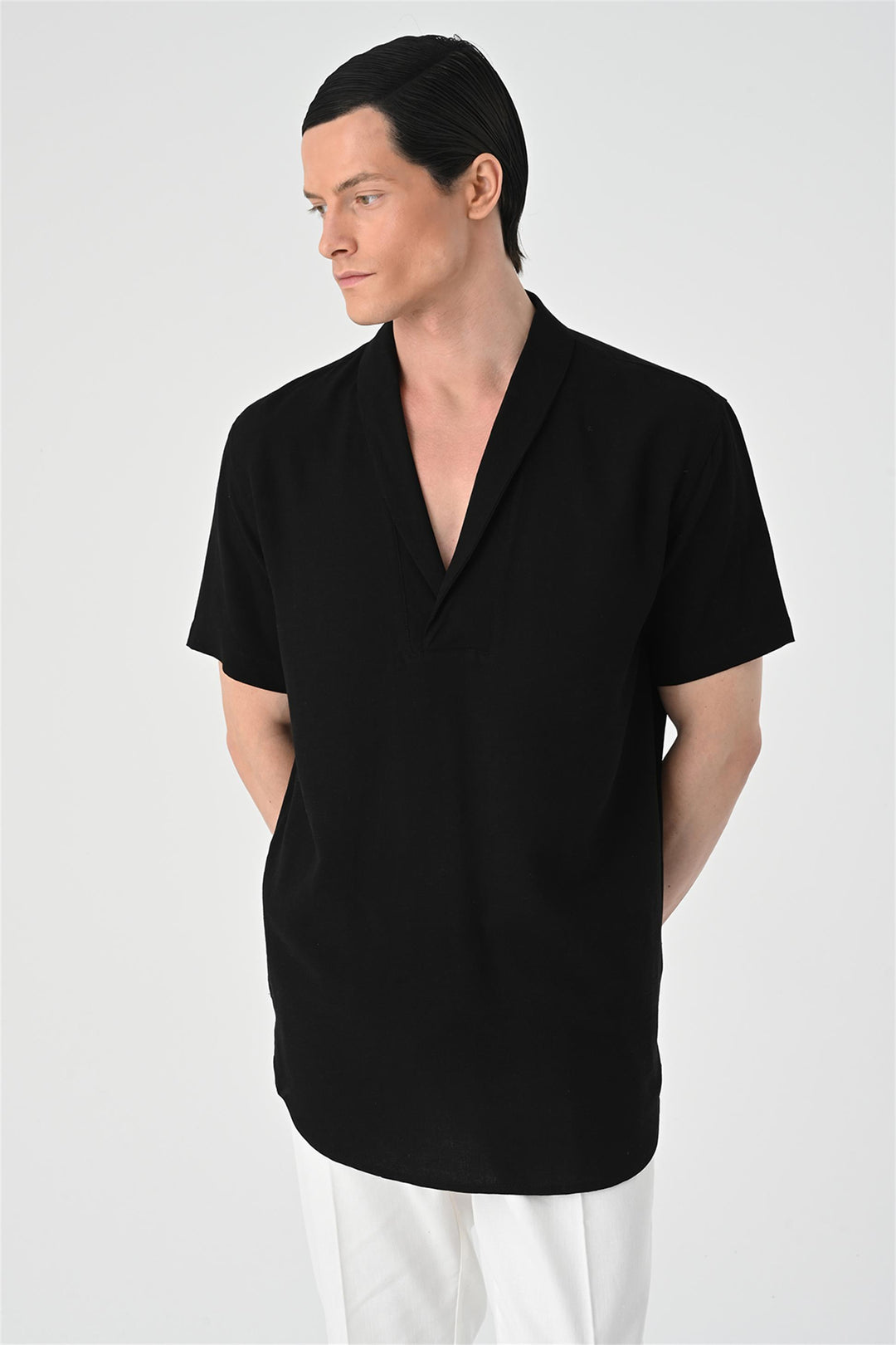 Camisa de manga corta con cuello chal Relax Fit negra para hombre - Wessi