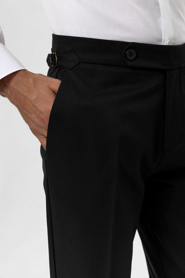 Pantalón negro de corte regular y cintura alta para hombre - Wessi