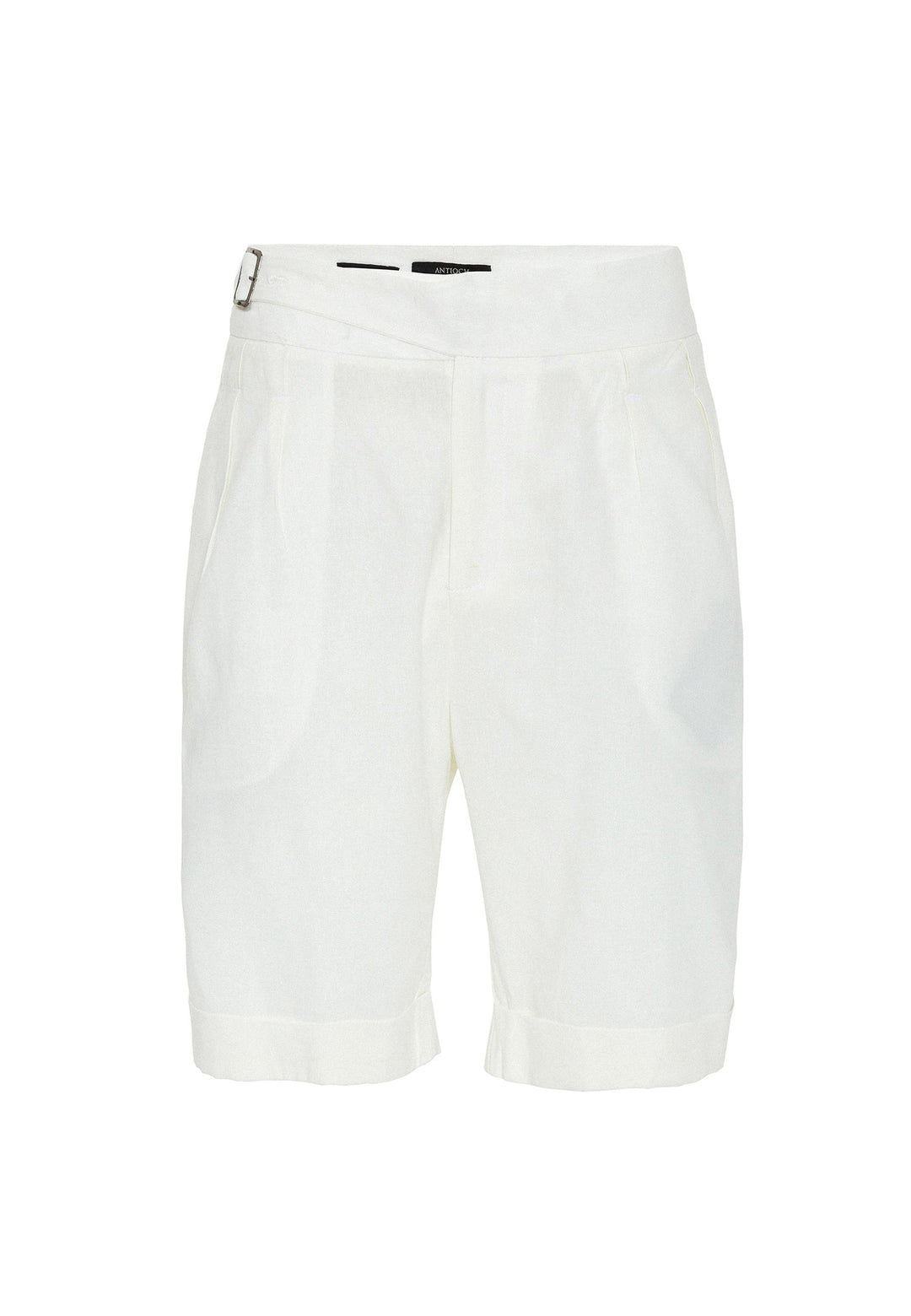 Shorts plisados ​​con detalle de hebilla blanca para hombre - Wessi