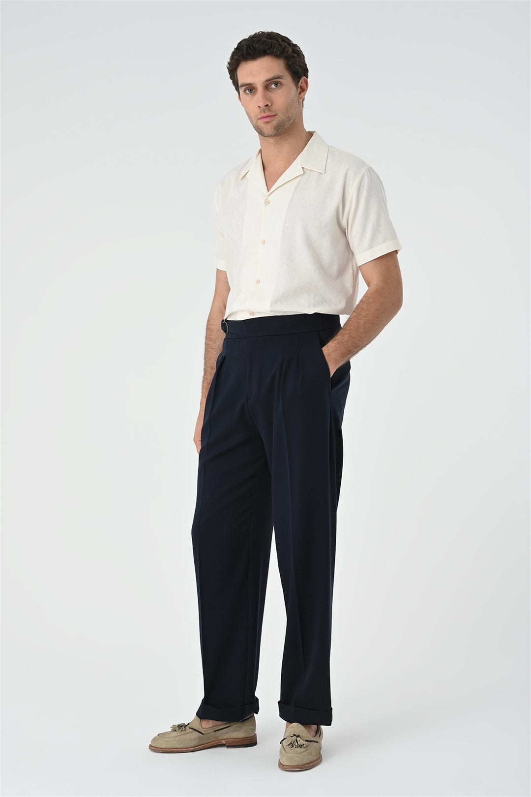 Pantalones de cintura alta plisados ​​con detalle de hebilla azul marino oscuro para hombre - Wessi