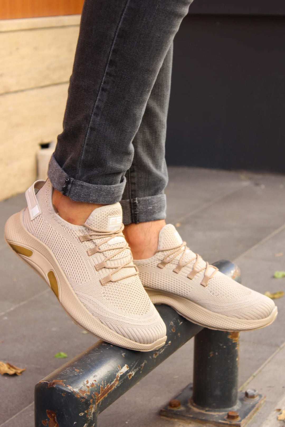 Men's Beige Lightweight Knit Sneakers with Breathable Design - Wessi