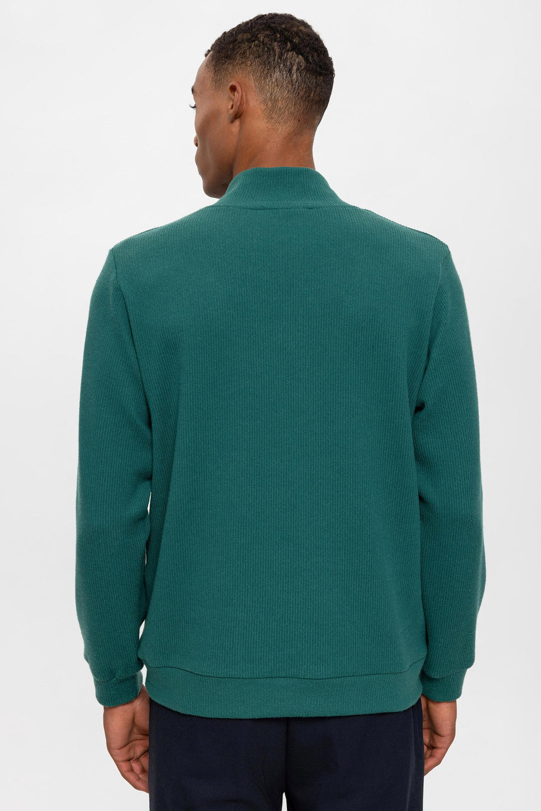 Suéter verde con cuello en V para hombre - Wessi