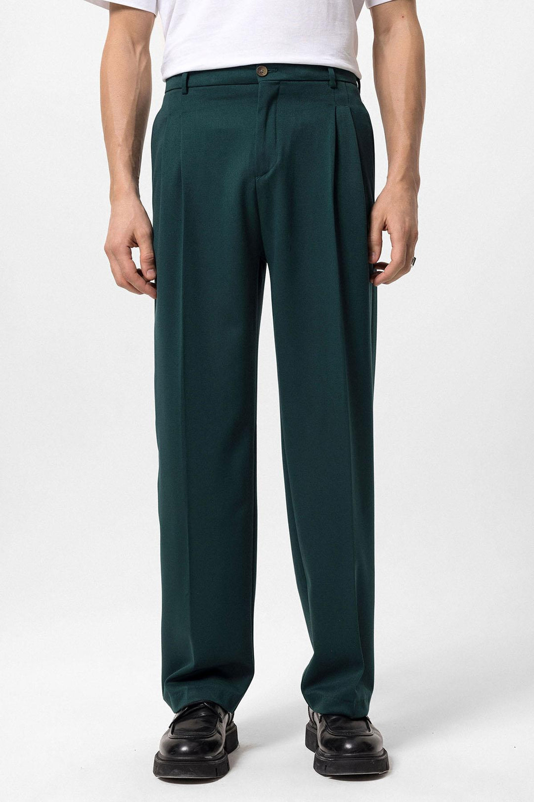 Pantalón de corte cómodo y plisado de cintura alta esmeralda para hombre - Wessi