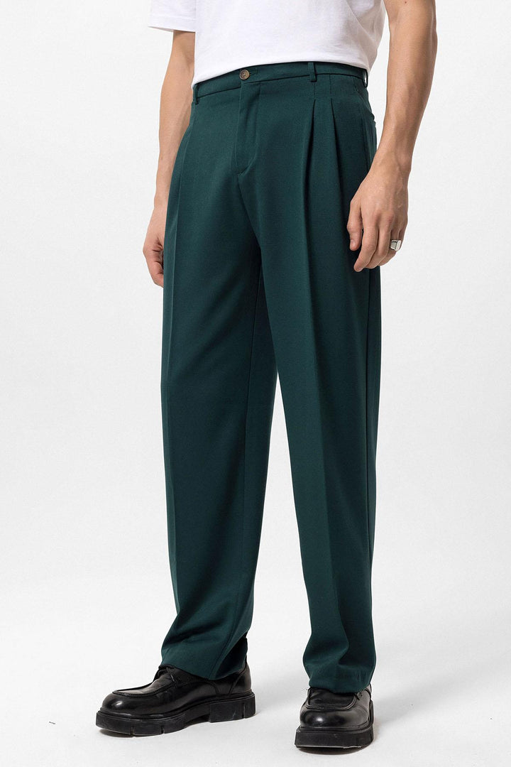 Pantalón de corte cómodo y plisado de cintura alta esmeralda para hombre - Wessi