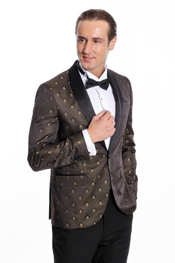 Black blazer with outlet gold lapel